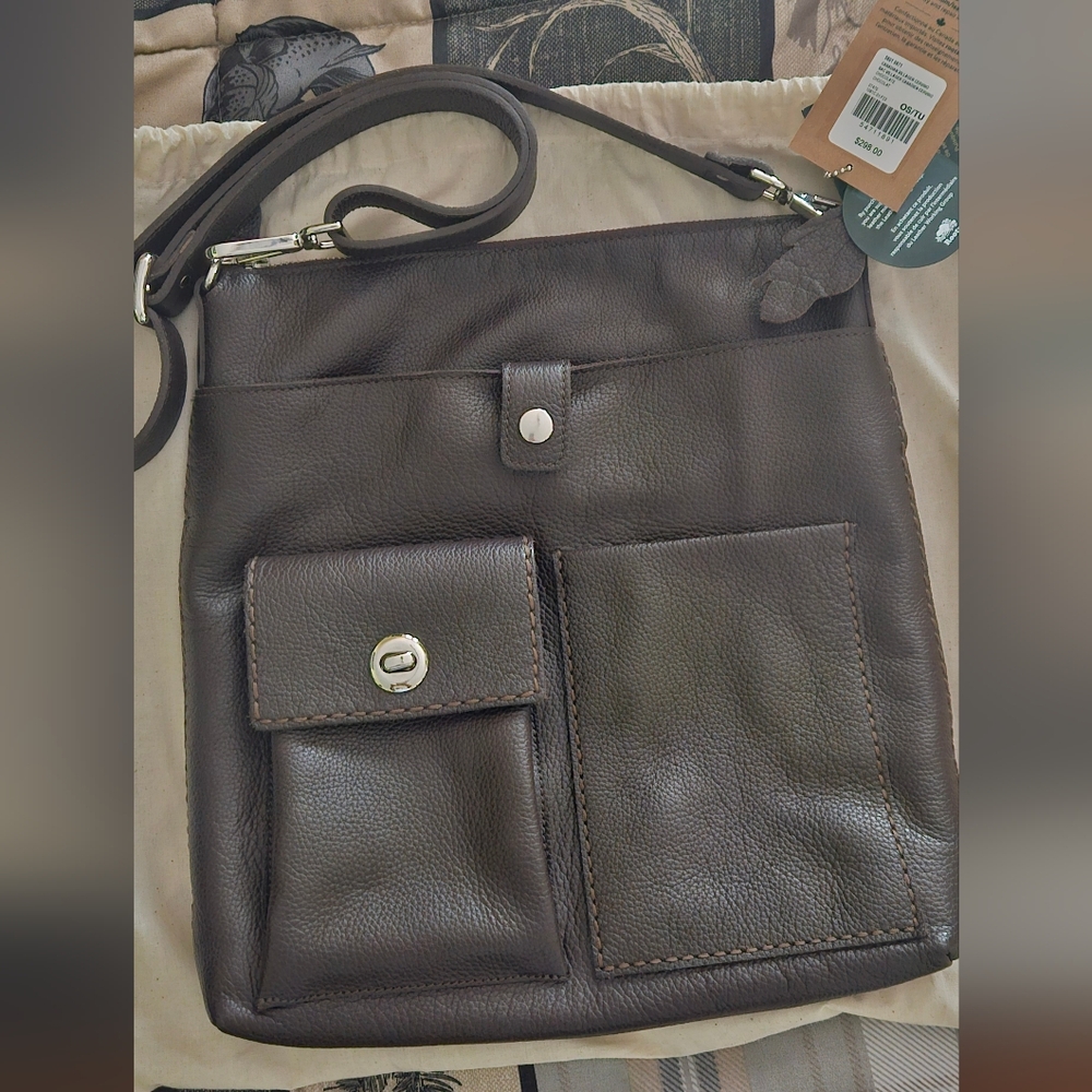 BNWT ROOTS VILLAGER CERVINO